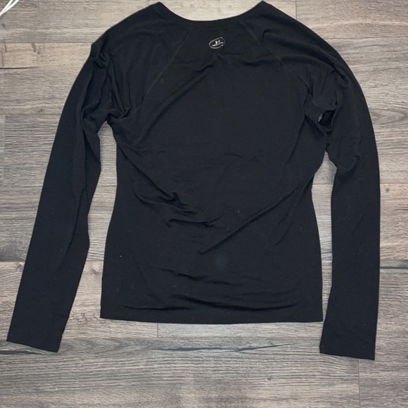 Under Armour long sleeve workout shirt - Picture 2 of 4